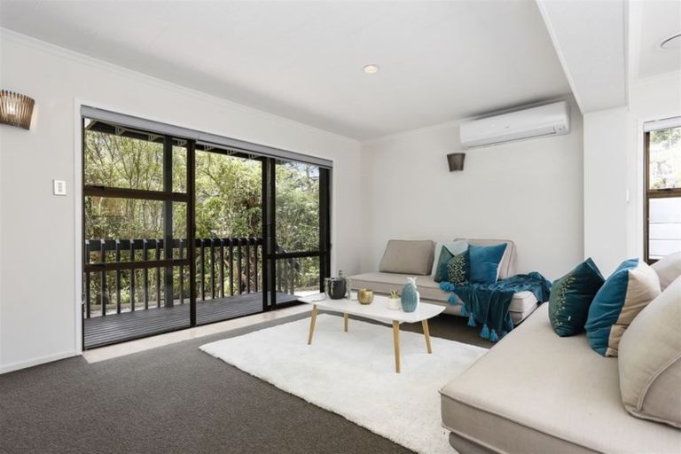 Photo of property in 21 Fairmount Road, Titirangi, Auckland, 0604