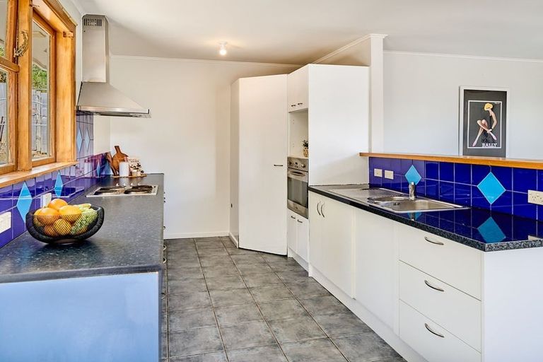 Photo of property in 198 Sievers Grove, Cannons Creek, Porirua, 5024