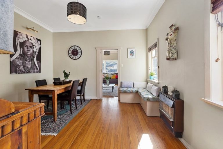 Photo of property in 19 Cavendish Square, Strathmore Park, Wellington, 6022