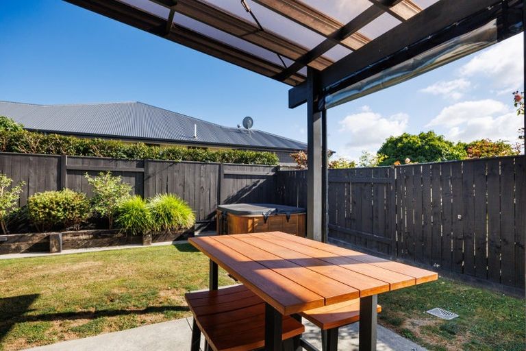 Photo of property in 9 Lorenzo Place, Kelvin Grove, Palmerston North, 4414