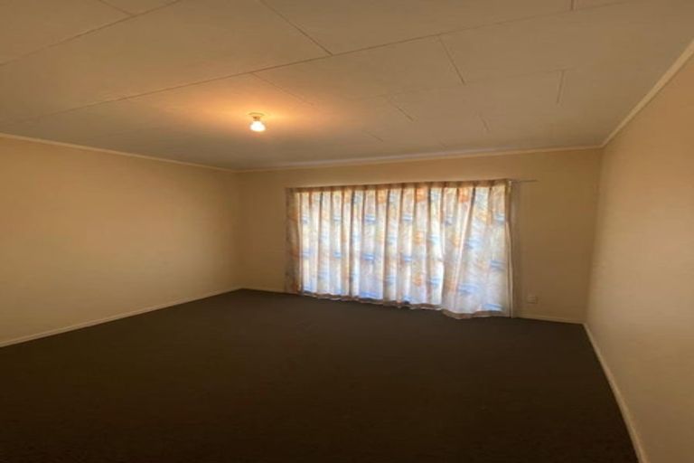 Photo of property in 19 Manuroa Road, Takanini, 2112