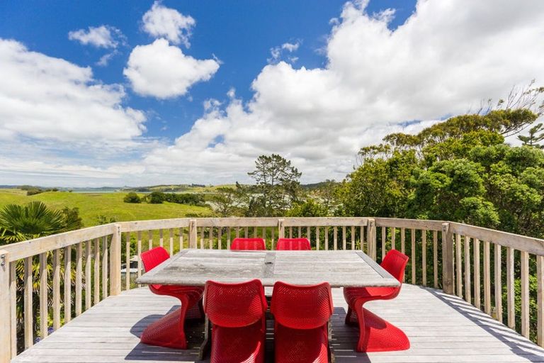 Photo of property in 109 Wharf Road, Port Albert, Wellsford, 0973