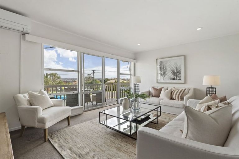 Photo of property in 2/7 Westwell Road, Belmont, Auckland, 0622