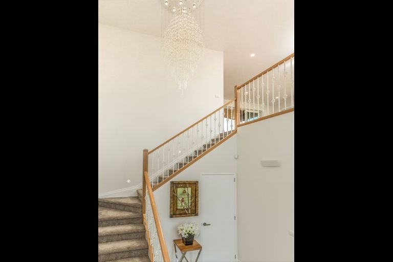 Photo of property in 14 Tauwaka Crescent, Riverhead, 0820