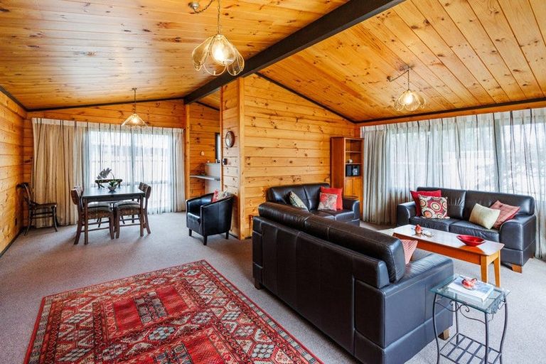 Photo of property in 35 Moyne Avenue, Milson, Palmerston North, 4414