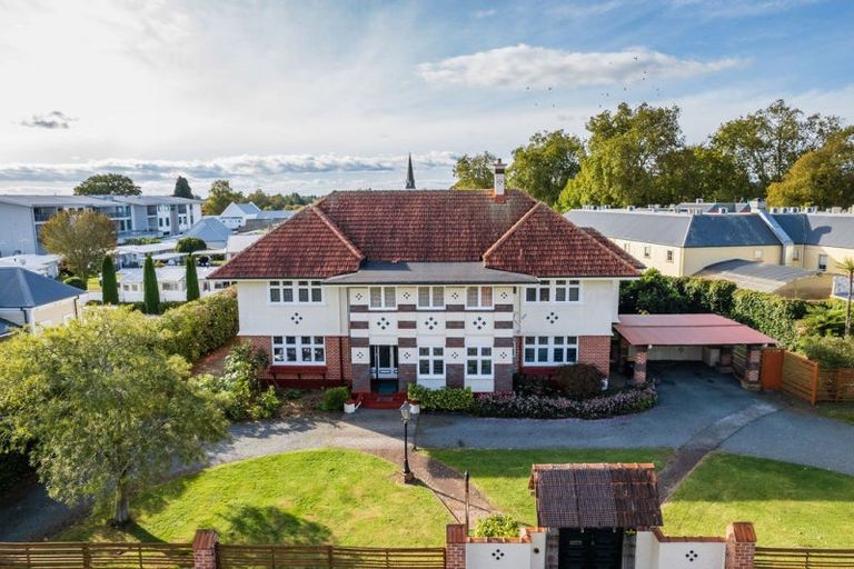 Photo of property in 70 Queen Street, Cambridge, 3434