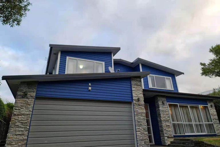 Photo of property in 2c Mckeefry Grove, Tawa, Wellington, 5028