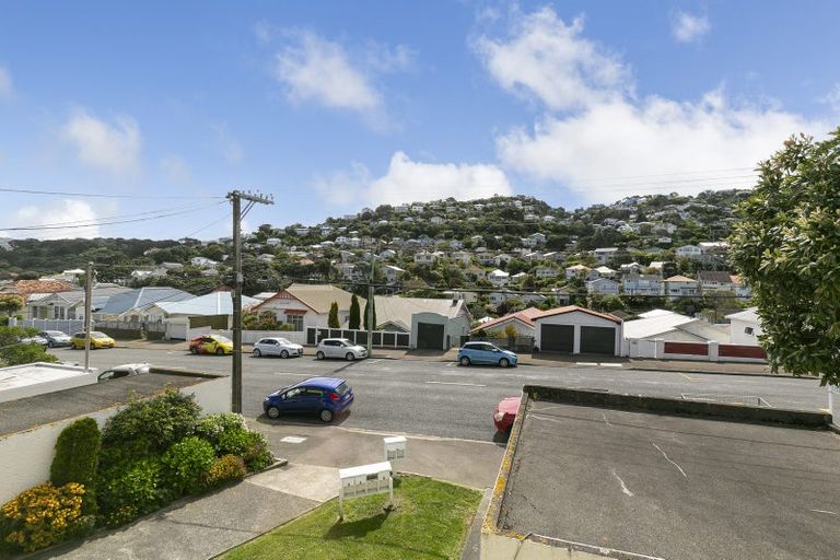 Photo of property in 2/39 Waipapa Road, Hataitai, Wellington, 6021