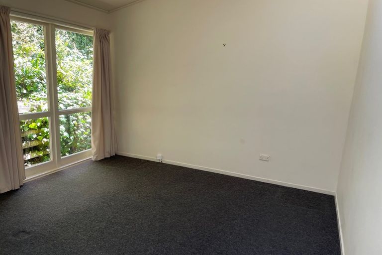 Photo of property in 38 Daffodil Street, Titirangi, Auckland, 0604
