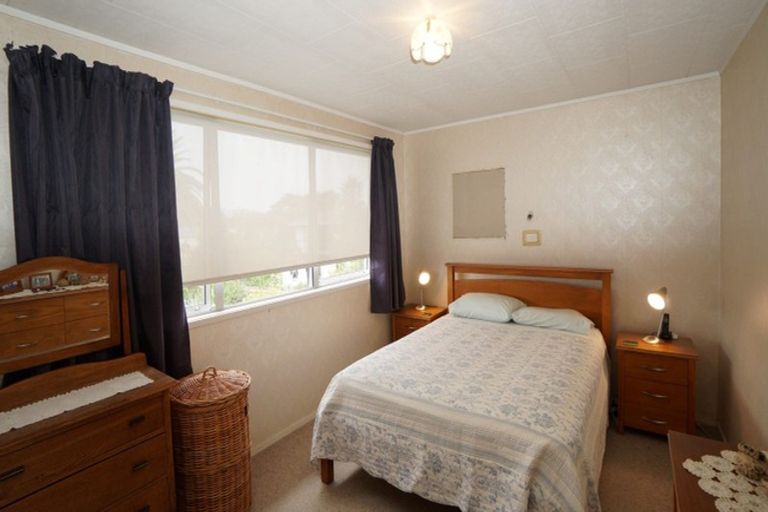 Photo of property in 12 Manaia View Road, One Tree Point, 0118