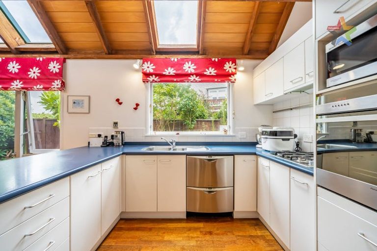 Photo of property in 72 Knights Road, Hutt Central, Lower Hutt, 5010