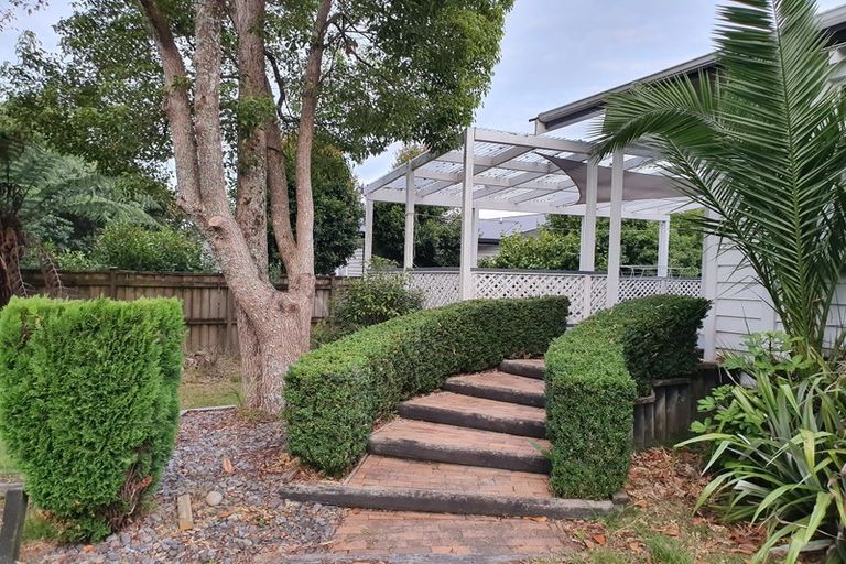 Photo of property in 387 Hobsonville Road, Hobsonville, Auckland, 0618