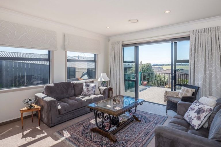 Photo of property in 10 Simpson Crescent, Raumati Beach, Paraparaumu, 5032