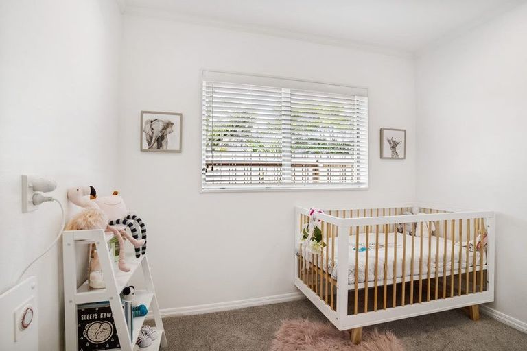 Photo of property in 109 Rushgreen Avenue, Pahurehure, Papakura, 2113