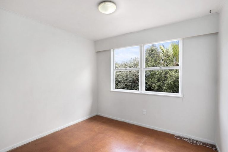 Photo of property in 30 Glendene Avenue, Glendene, Auckland, 0602