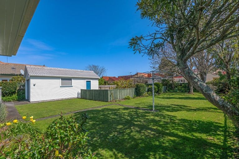 Photo of property in 8 Moana Street, Hokowhitu, Palmerston North, 4410