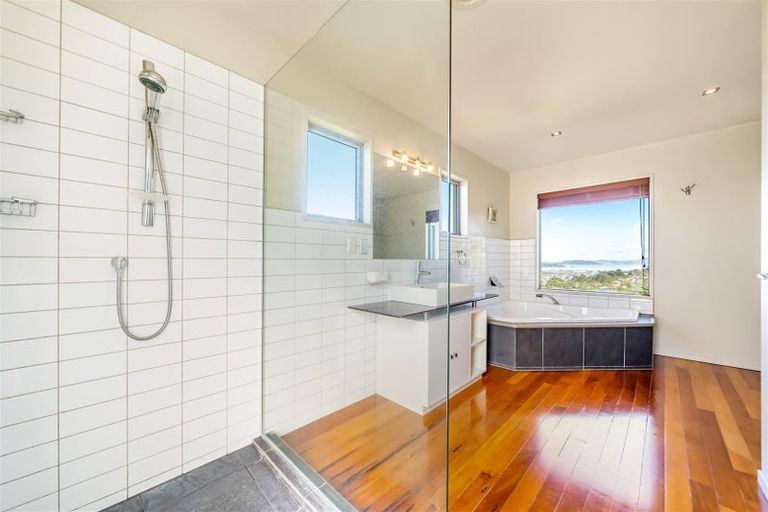 Photo of property in 27 Meadowbank Drive, Belmont, Lower Hutt, 5010