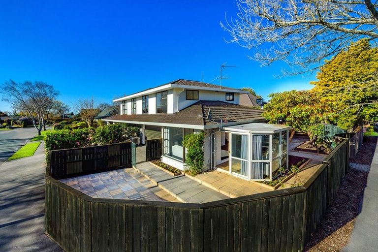 Photo of property in 1/6 Kent Lodge Avenue, Avonhead, Christchurch, 8042