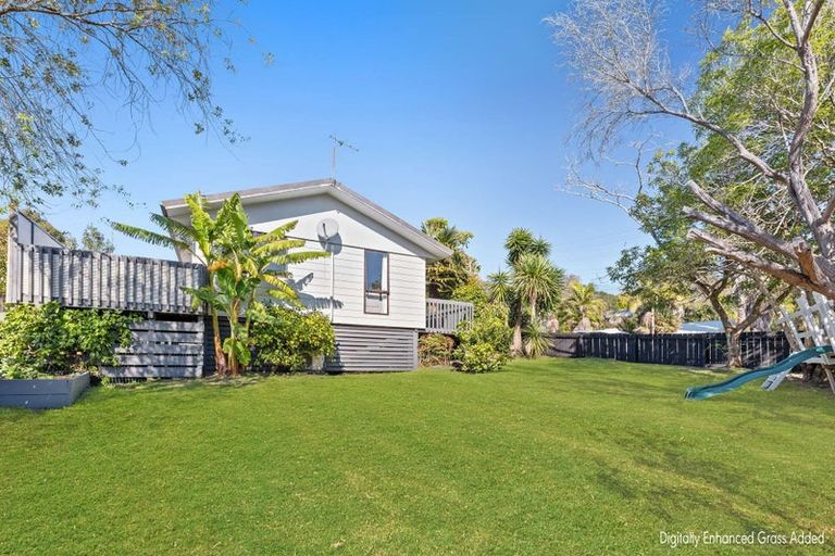 Photo of property in 1/26 Waiora Road, Stanmore Bay, Whangaparaoa, 0932
