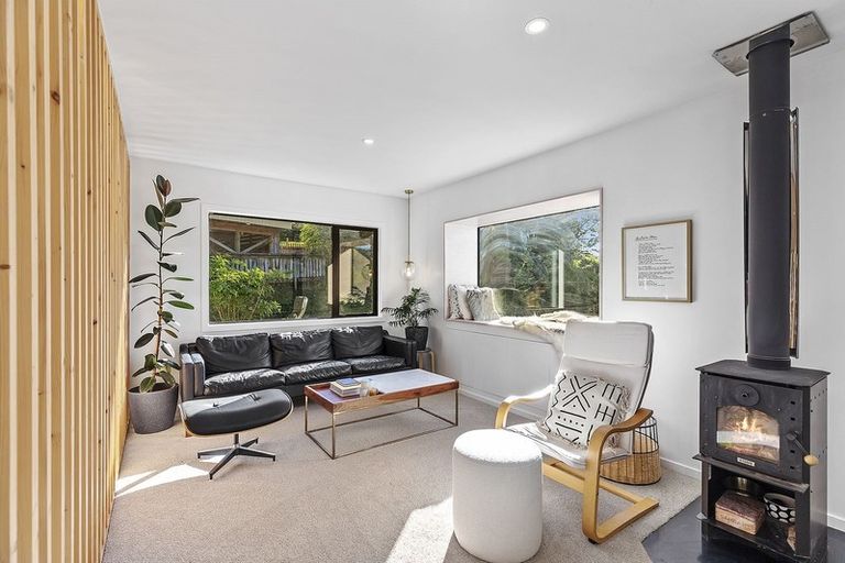 Photo of property in 28b Redwood Avenue, Tawa, Wellington, 5028