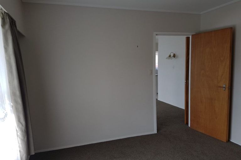 Photo of property in 2/211 Forrest Hill Road, Forrest Hill, Auckland, 0620