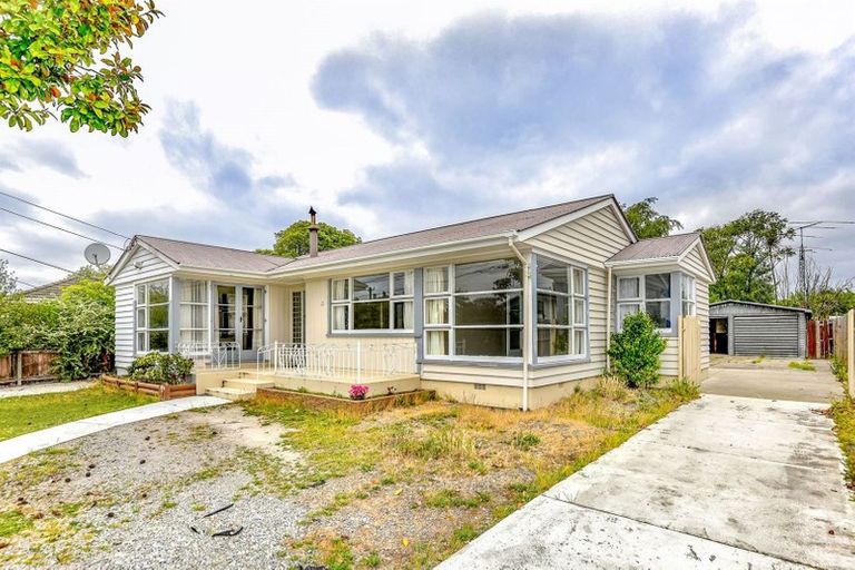 Photo of property in 12 Rowan Avenue, Aranui, Christchurch, 8061