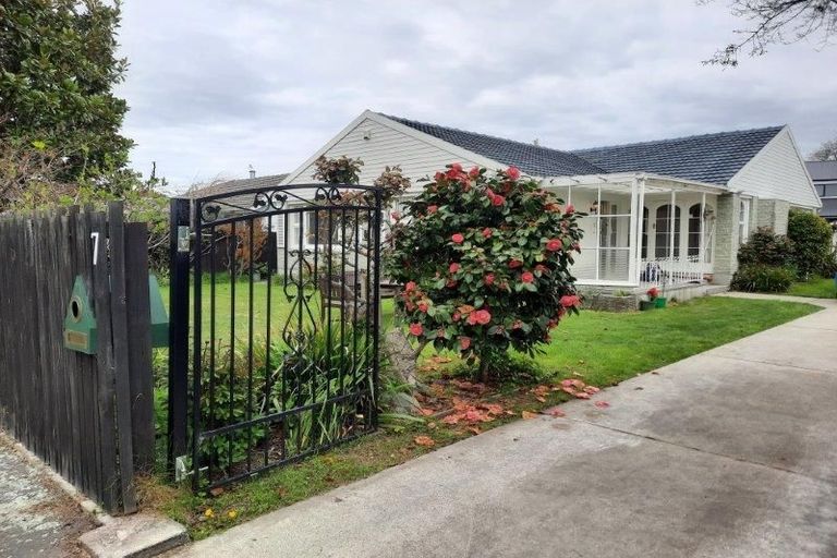 Photo of property in 7 Brackendale Place, Burnside, Christchurch, 8041