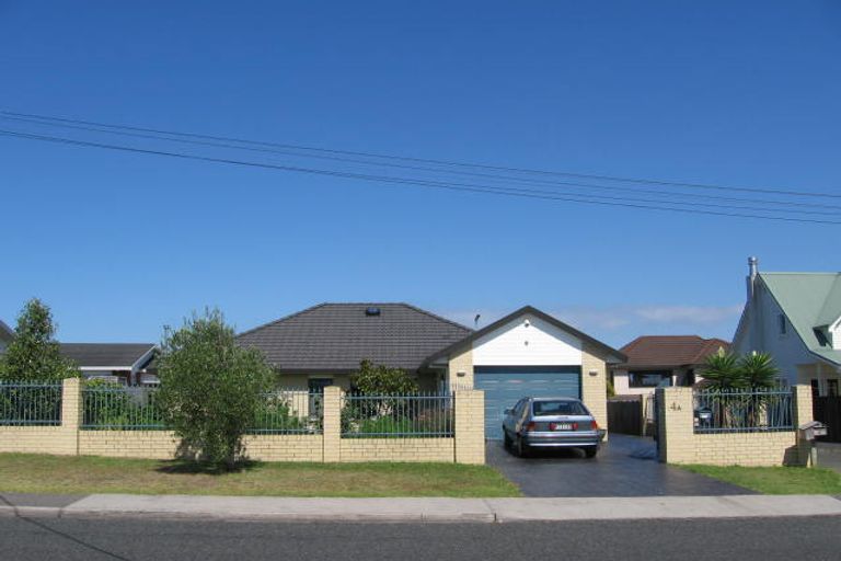 Photo of property in 4a County Road, Torbay, Auckland, 0630
