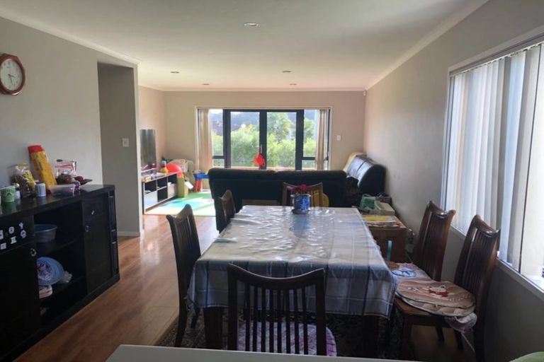 Photo of property in 141 Fernhill Way, Oteha, Auckland, 0632