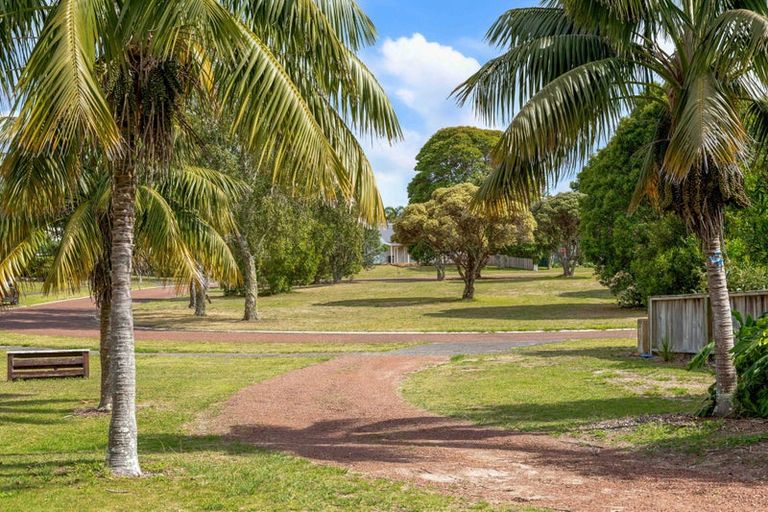 Photo of property in 15 Pitkethley Circle, Pauanui, Hikuai, 3579