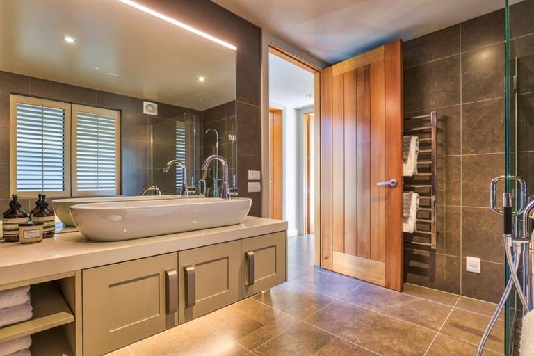 Photo of property in 8 Waimana Place, Wanaka, 9305