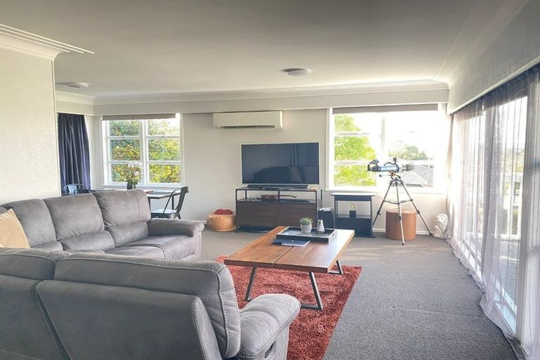 Photo of property in 5 Hartley Terrace, Massey, Auckland, 0614