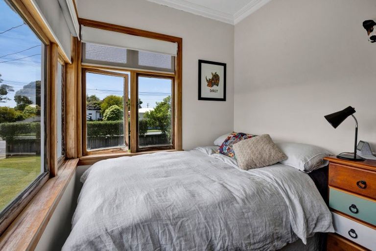 Photo of property in 9 Omata Road, Westown, New Plymouth, 4310