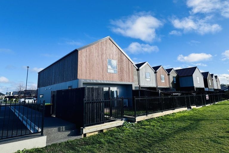 Photo of property in 5b Malaga Crescent, Harewood, 8051