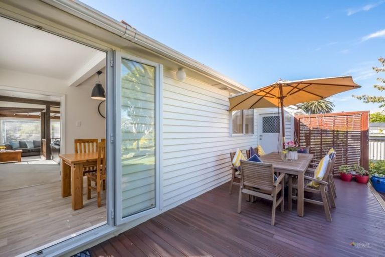 Photo of property in 26 Kapiti Crescent, Titahi Bay, Porirua, 5022