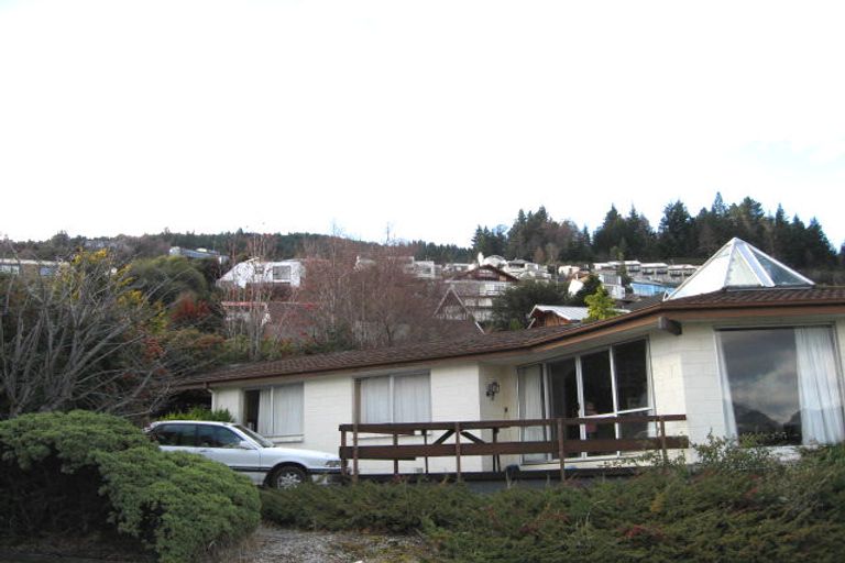Photo of property in 2a Earnslaw Terrace, Queenstown, 9300