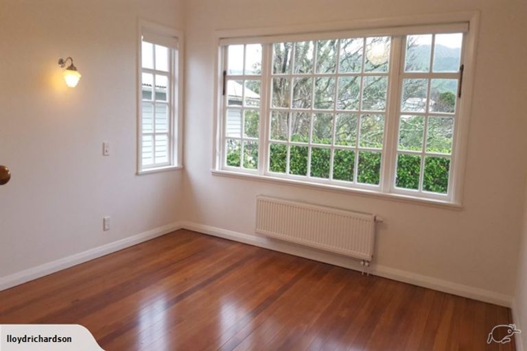 Photo of property in 93 Karori Road, Karori, Wellington, 6012