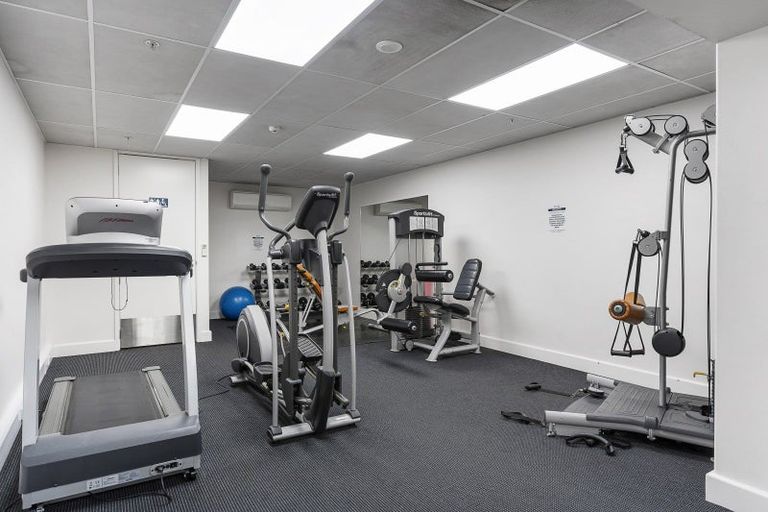 Photo of property in 24/11p Maunganui Road, Mount Maunganui, 3116