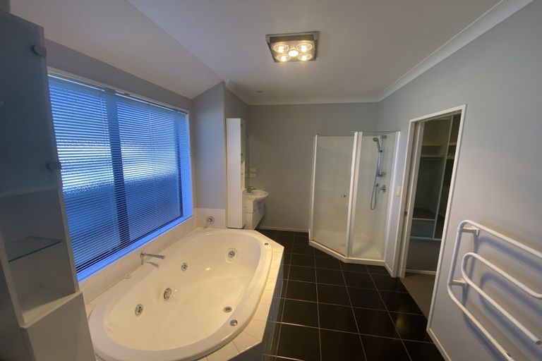 Photo of property in 10 Somerton Drive, Huntington, Hamilton, 3210