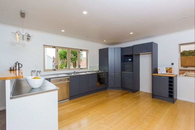 Photo of property in 41a Alberta Street, Point Chevalier, Auckland, 1022