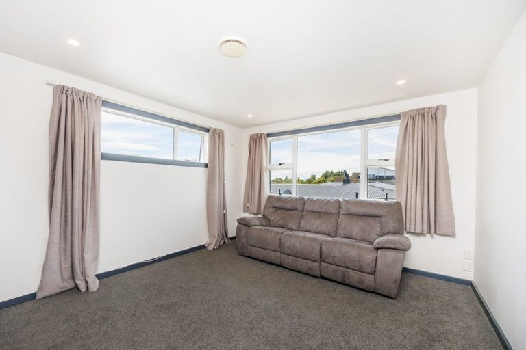 Photo of property in 18 Somerset Crescent, Highbury, Palmerston North, 4412