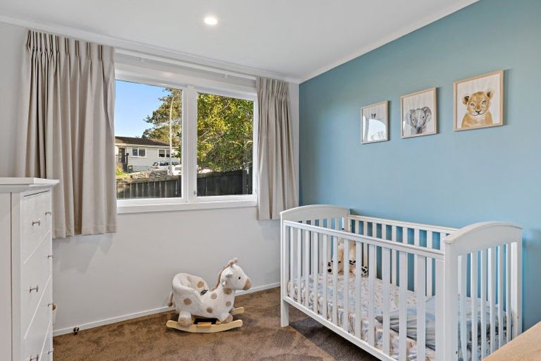 Photo of property in 26 Arlette Place, Massey, Auckland, 0614