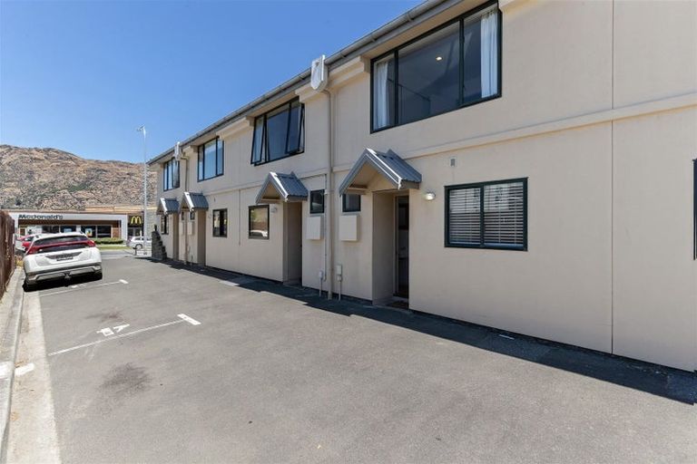 Photo of property in 4/1062 Frankton Road, Frankton, Queenstown, 9300
