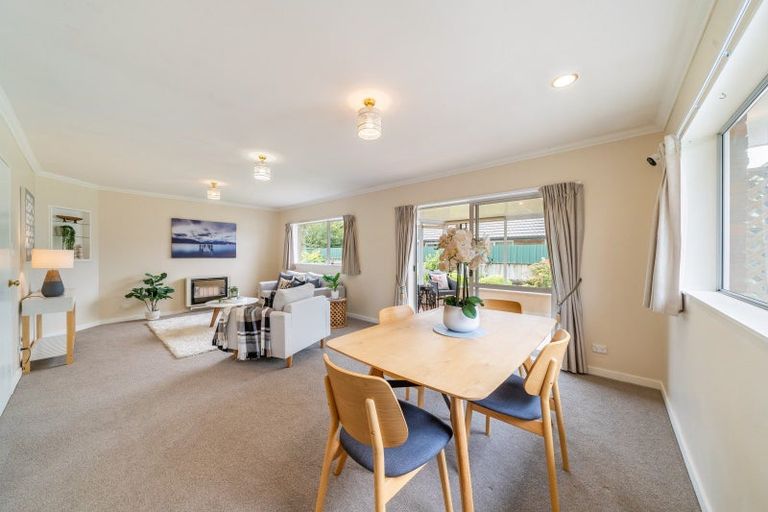 Photo of property in 3 Oak Street, Ebdentown, Upper Hutt, 5018