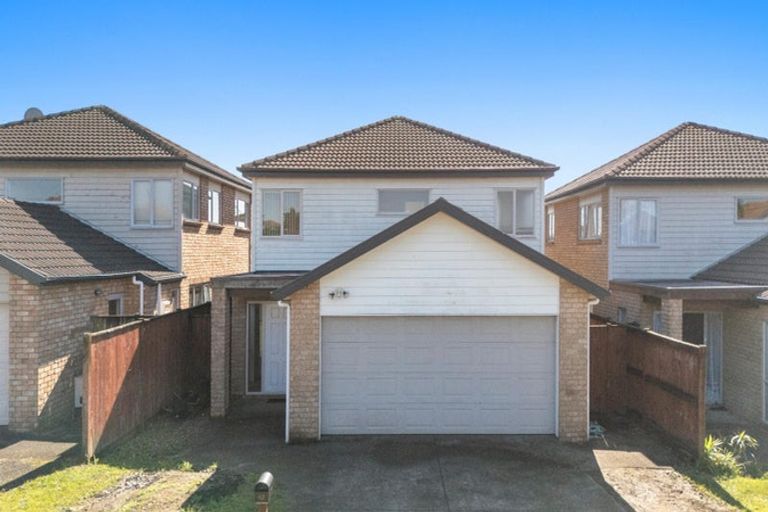 Photo of property in 42 Lilybank Crescent, East Tamaki, Auckland, 2013