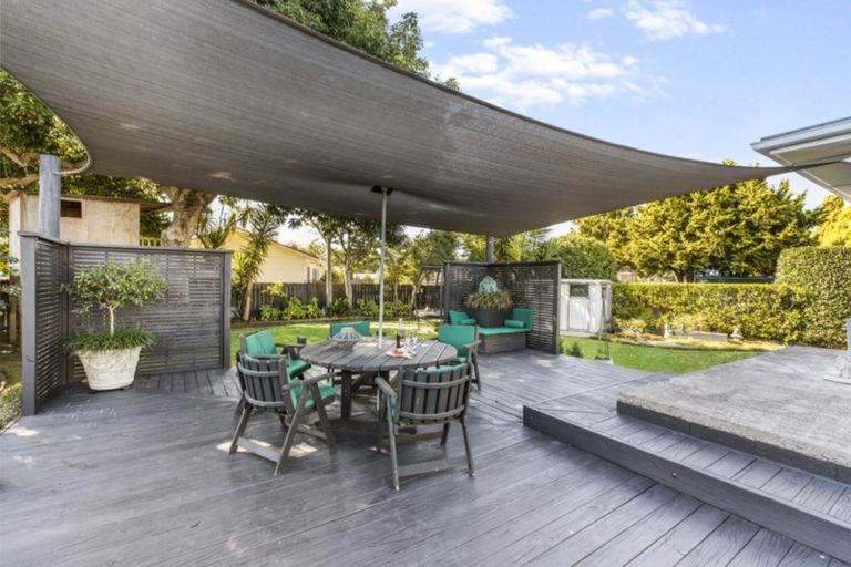 Photo of property in 2 Busing Avenue, Papakura, 2110