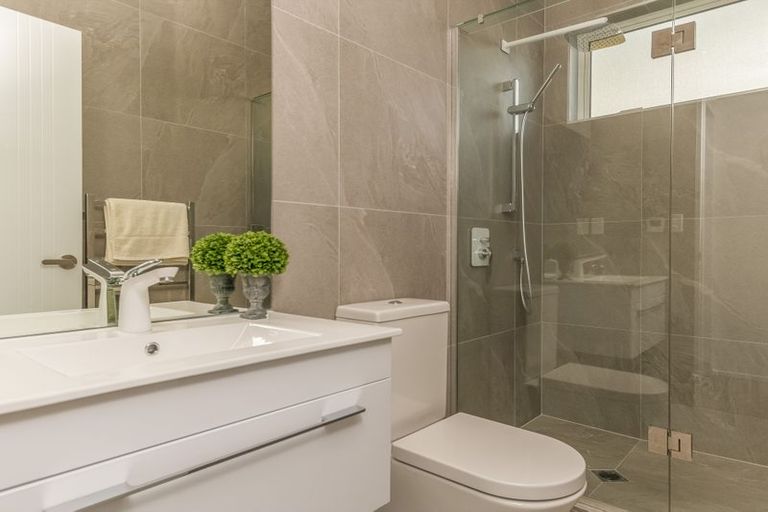 Photo of property in 14 Tauwaka Crescent, Riverhead, 0820