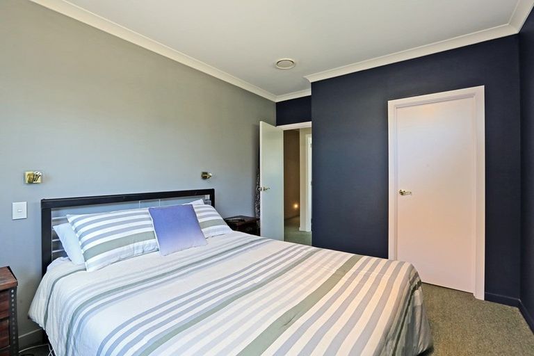 Photo of property in 16 Milford Place, Poraiti, Napier, 4112