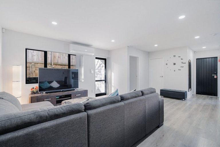 Photo of property in 1 Kohuora Lane, Papatoetoe, Auckland, 2025