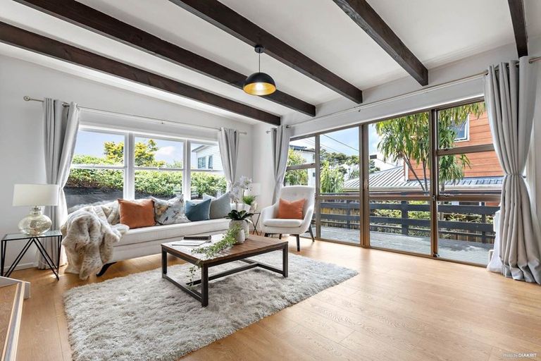 Photo of property in 1/20 Hogans Road, Glenfield, Auckland, 0629